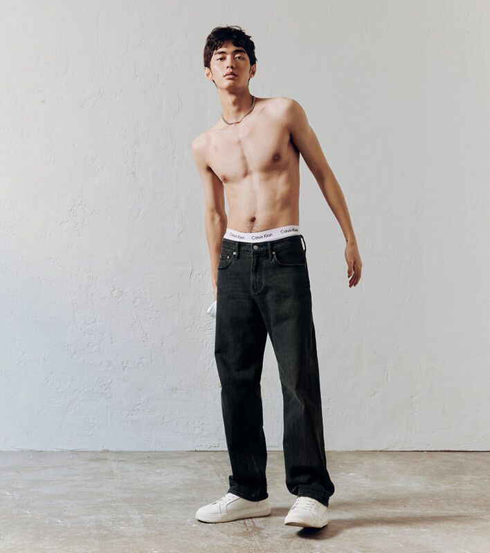 Calvin Klein Men 90s Straight